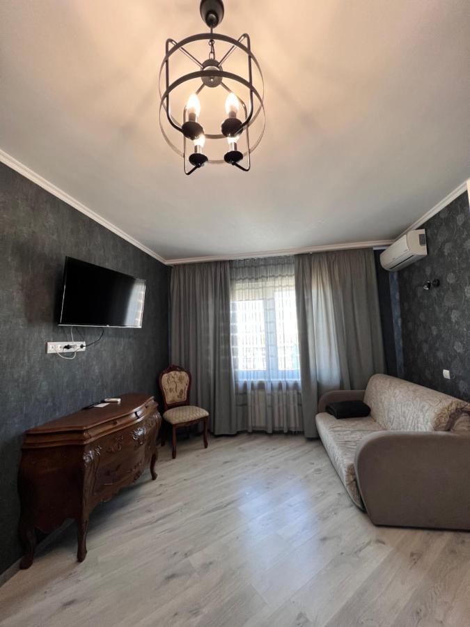 Уютная 1 Комнатная Квартира На Софии Русовой Apartment Kiev Ngoại thất bức ảnh