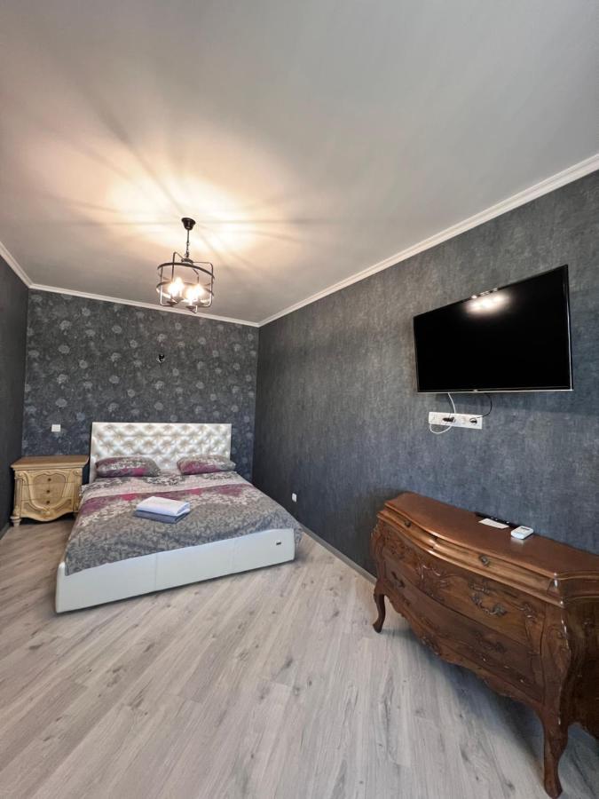 Уютная 1 Комнатная Квартира На Софии Русовой Apartment Kiev Ngoại thất bức ảnh